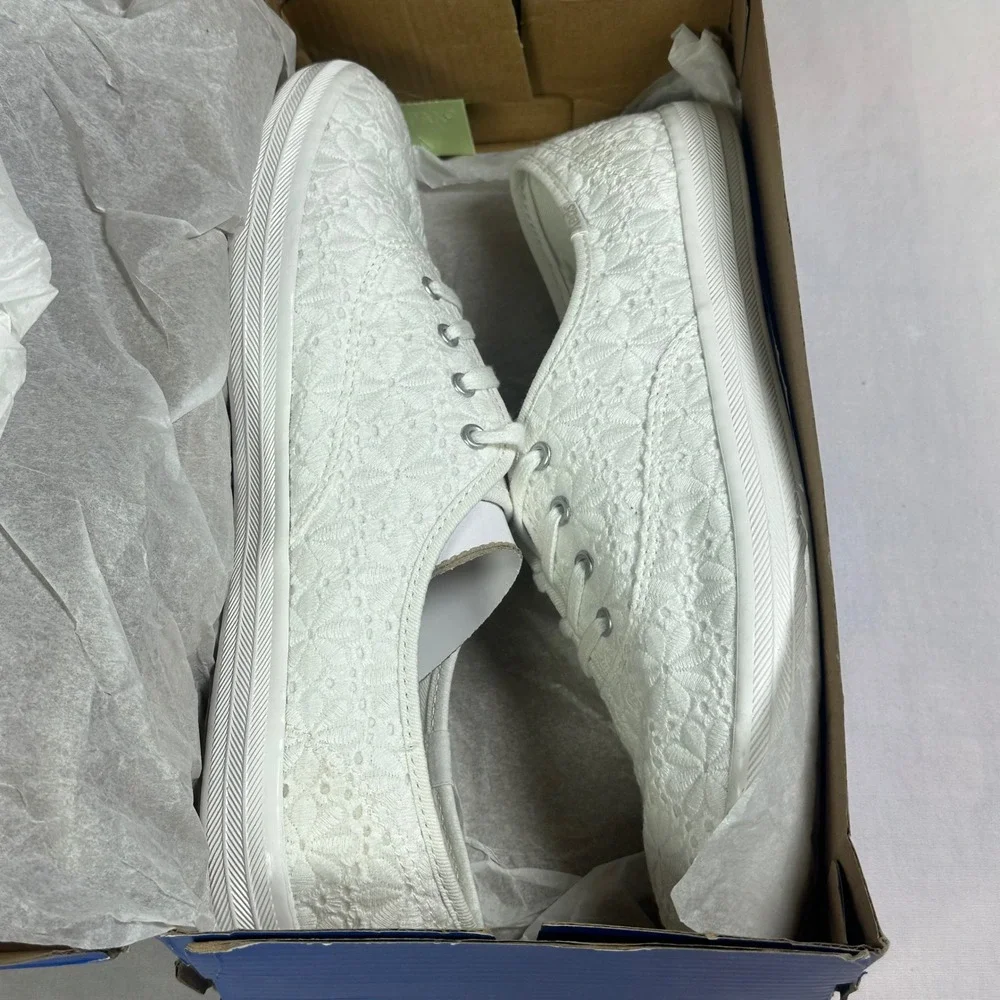 Keds Women's White Lace Sneakers Shoes Size 9.5M Fashion Casual New in Box‎